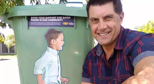 行車安全出奇招：垃圾桶上貼安全標識，提醒司機‘不要超速’