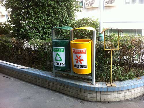 靠譜的玻璃鋼垃圾桶廠家,看韶關(guān)小區(qū)如何挑選