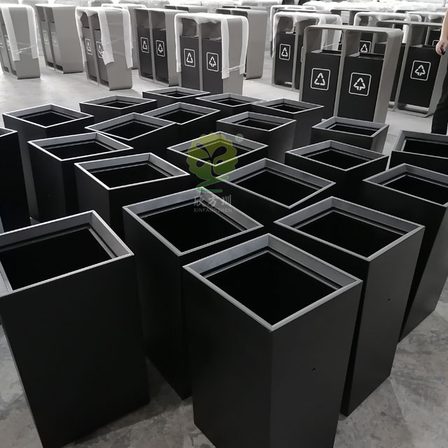 提升公共空間品質(zhì),深圳金屬垃圾桶助你一臂之力